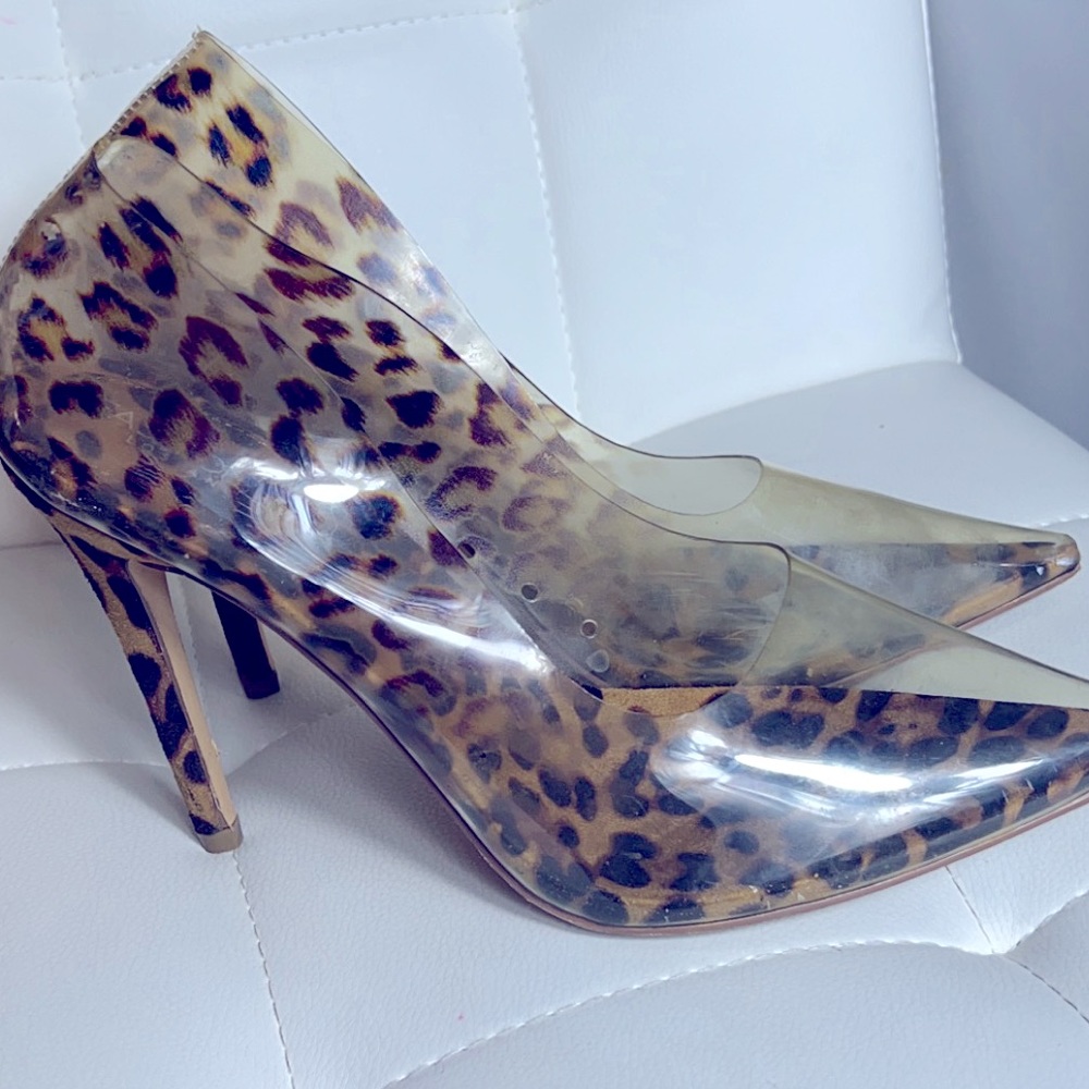 Cheetah/Leopard Print Pumps